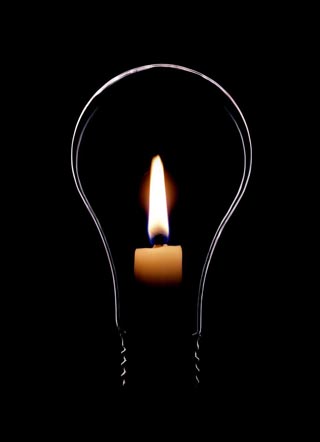 MSC Noticias - Tripp-Lite-Lightbulb-and-Candle-20-03-2013 Negocios Publicidad Tecnología 
