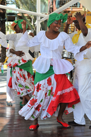 MSC Noticias - Culture_Folkloric_dancing_group_Riffort_Dia_di_Bandera_Curaçao-02 Agencias Com y Pub Diversión Negocios Operacion Creativa Publicidad Turismo 