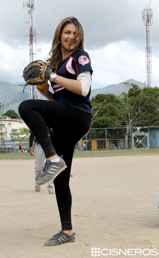 MSC Noticias - MV_Universo2013_MigbelisCastellanos_©Cisneros_porPMedina-3 Agencias Com y Pub Beisbol Deportes Negocios Org Miss Venezuela Publicidad RSE 