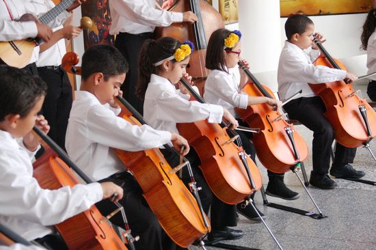 MSC Noticias - Sinfónica-Nacional-Infantil-de-Venezuela-Selección-40-Aniversario-2015-2 Agencias Com y Pub FUNDA MUSICAL Prensa Musica Publicidad 