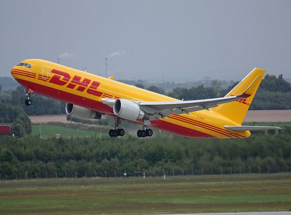 MSC Noticias Latinoamerica - DHL-B767F-Takeoff EEUU Negocios 